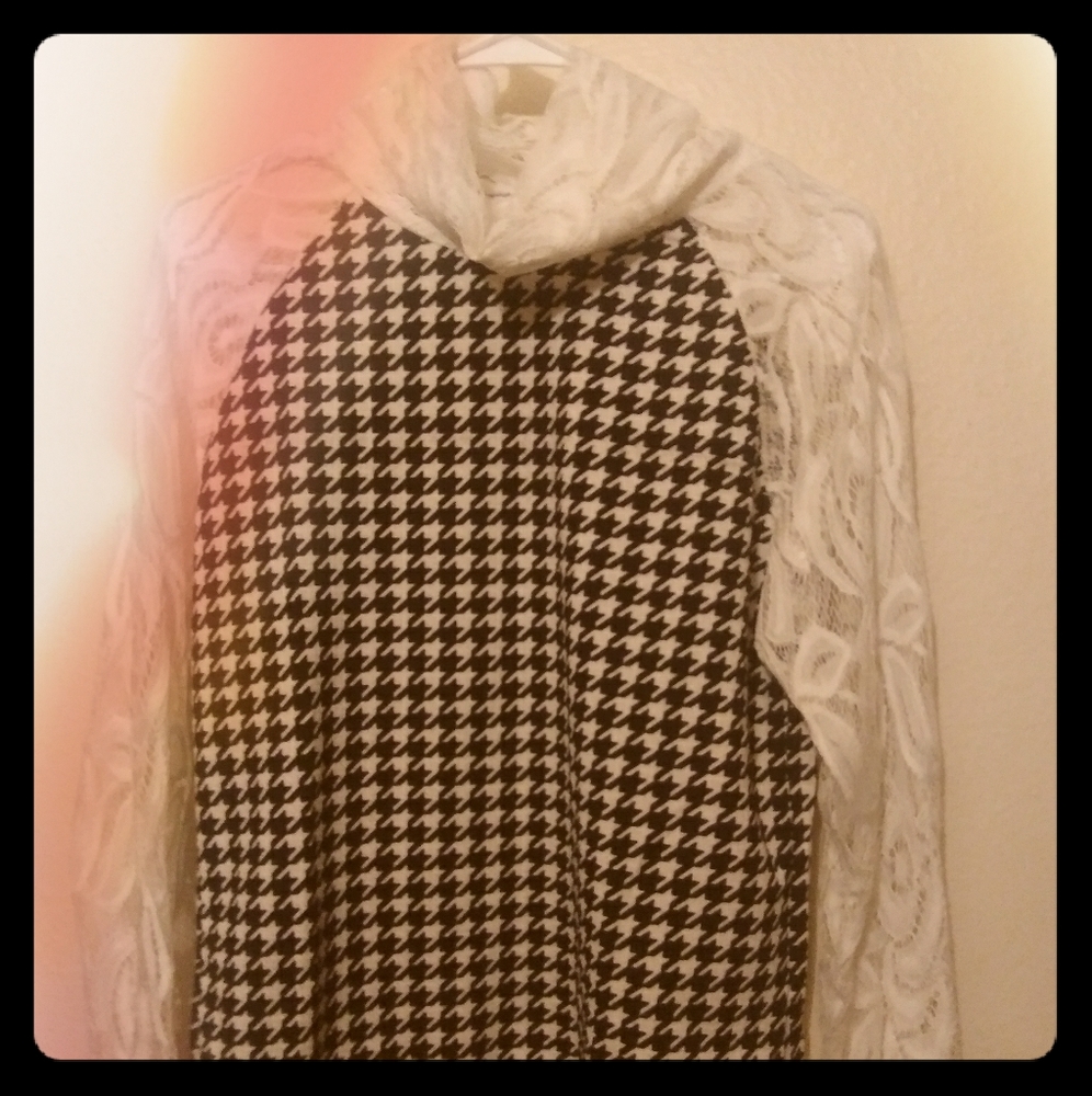 Turtleneck Lace Long Sleeve Blouse